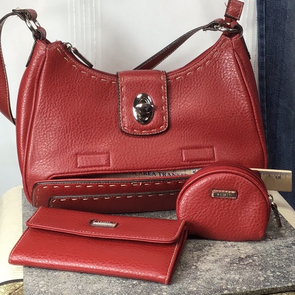 ๐น ROSETTI Red Pebble Faux Leather Secret Compartment with Wallet and Coin Purse - Picture 2 of 16
